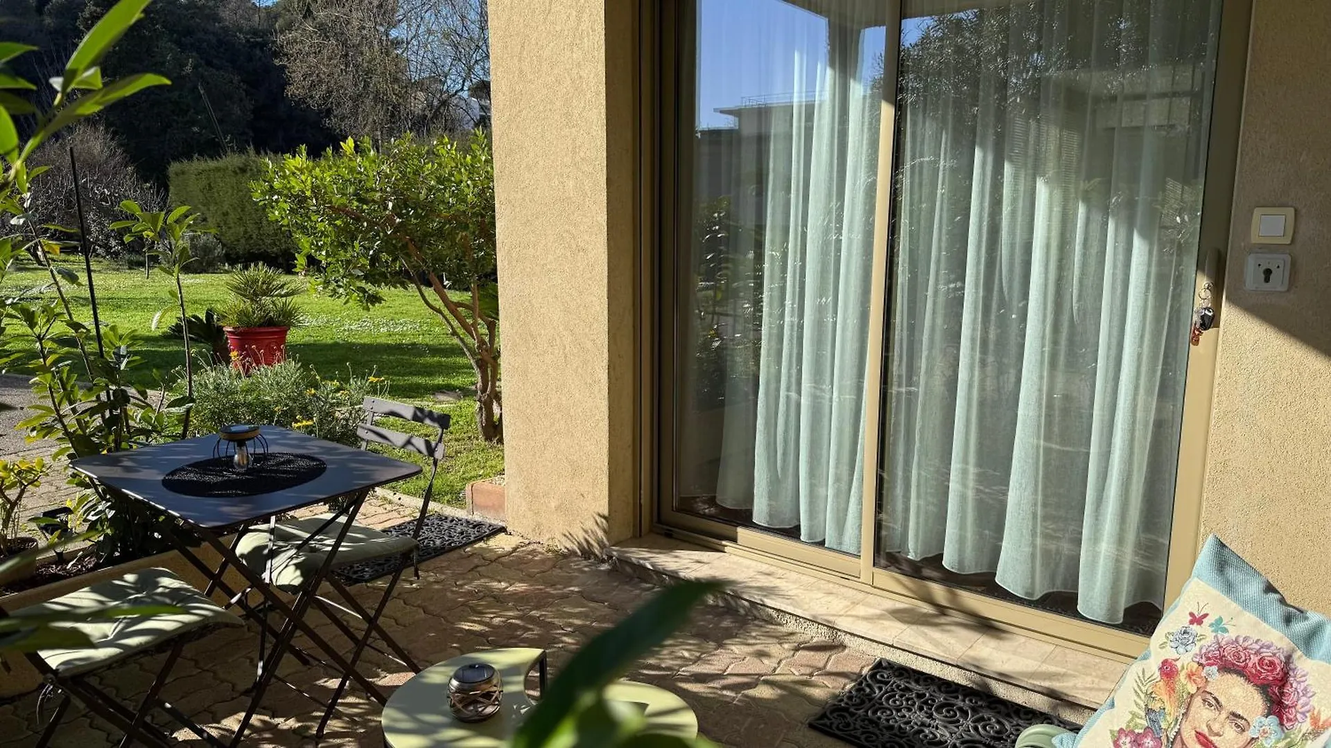 Studio Tout Confort Au Calme Avec Jardin Proche Cannes Le Cannet 0*,