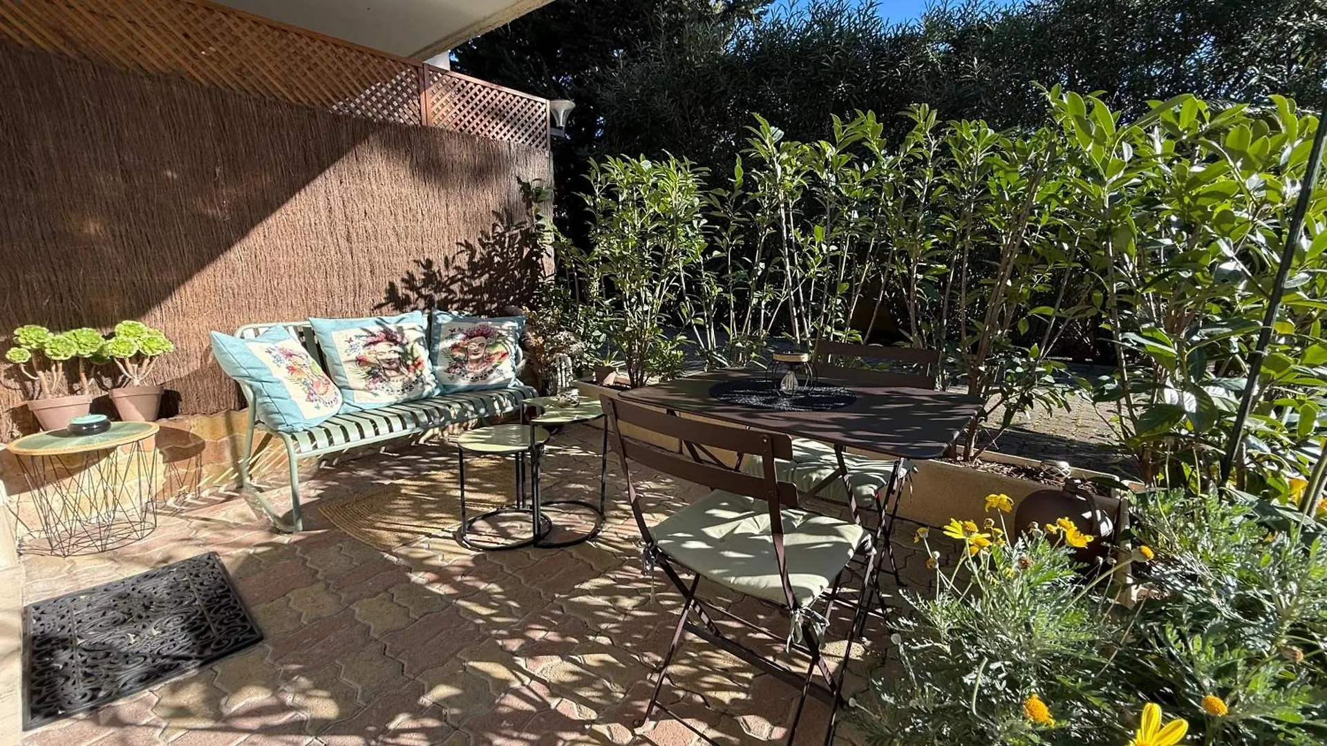 Apartment Studio Tout Confort Au Calme Avec Jardin Proche Cannes Le Cannet
